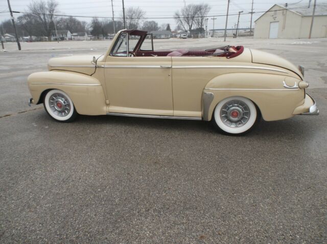 Ford convertible 1946 image number 0