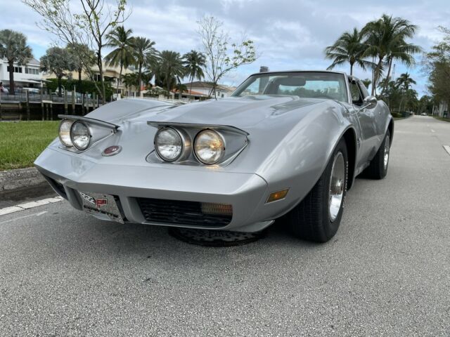 Chevrolet Corvette 1974 image number 20