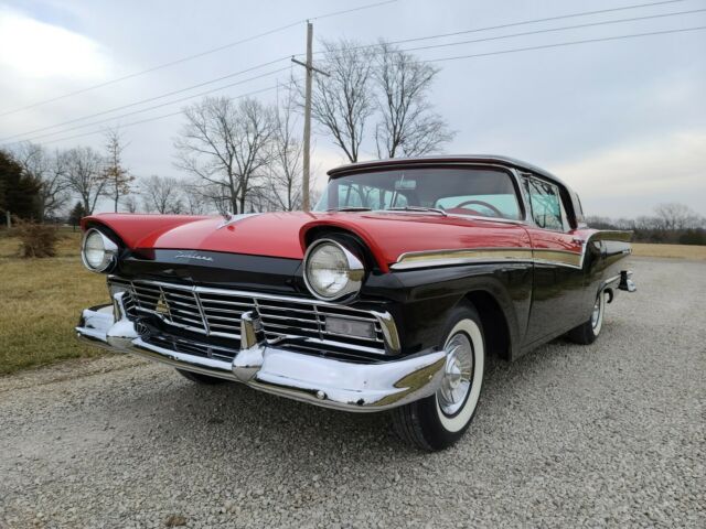 Ford Fairlane 1957 image number 0