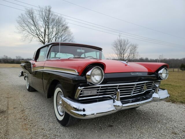 Ford Fairlane 1957 image number 17