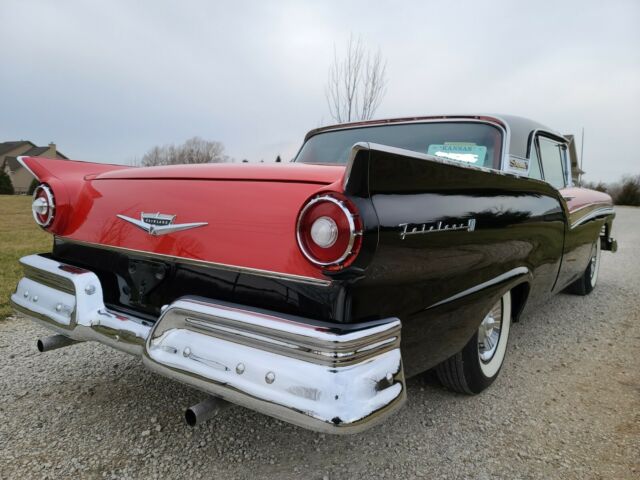 Ford Fairlane 1957 image number 20