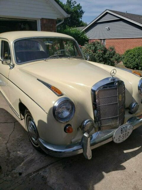 Mercedes-Benz 200-Series 1959 image number 2