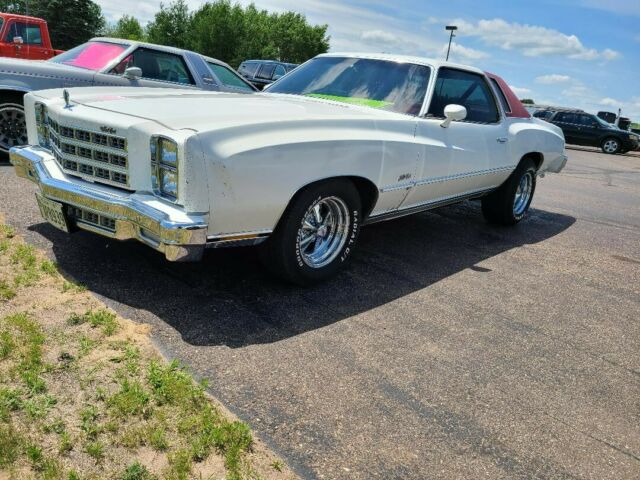 Chevrolet Monte Carlo 1977 image number 1