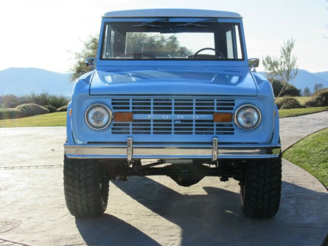 Ford Bronco 1975 image number 1