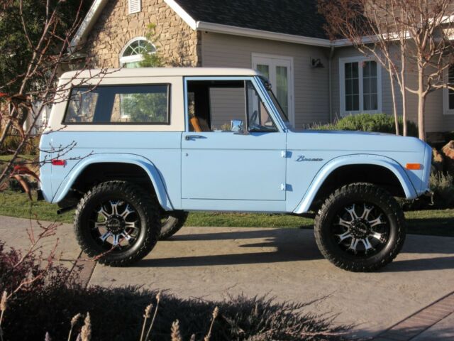 Ford Bronco 1975 image number 4