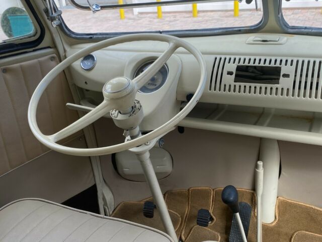 Volkswagen Bus/Vanagon 1974 image number 23