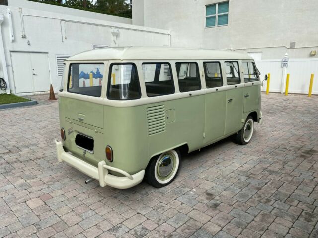 Volkswagen Bus/Vanagon 1974 image number 45