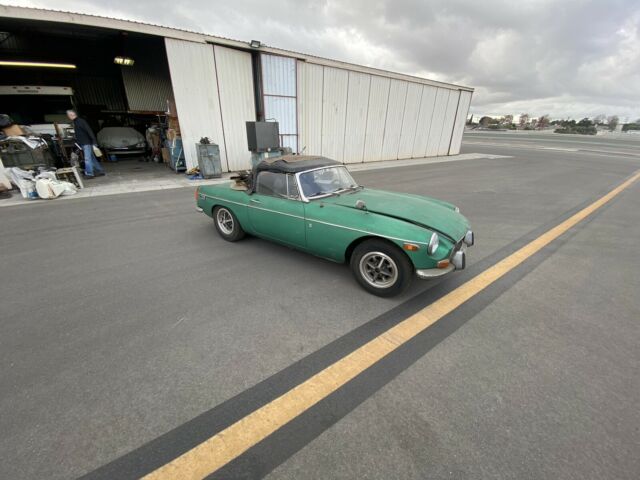 MG MGB 1971 image number 14