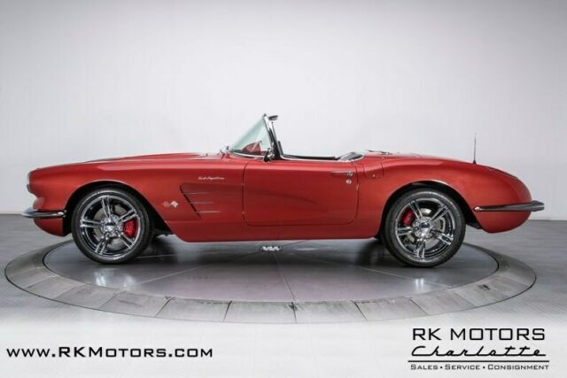 Chevrolet Corvette 1960 image number 16