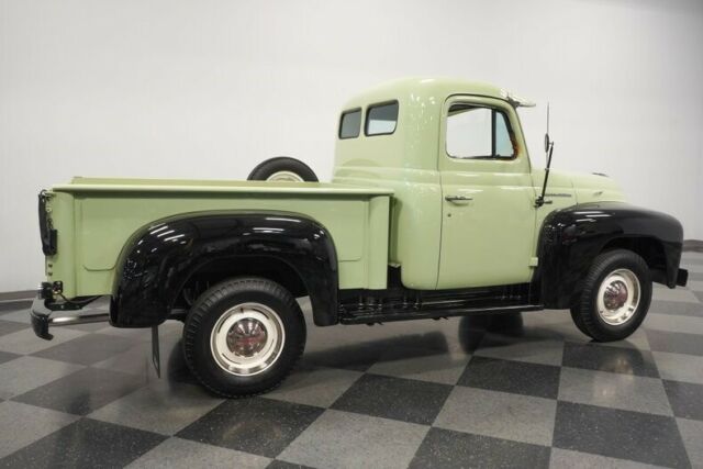 International L110 Pickup 1952 image number 14