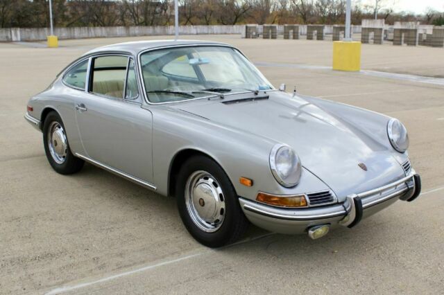 Porsche 911 1967 image number 16