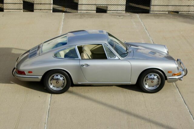 Porsche 911 1967 image number 21