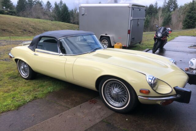 Jaguar E-Type 1974 image number 24