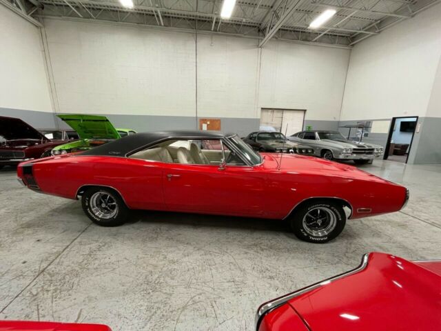 Dodge Charger 1970 image number 14