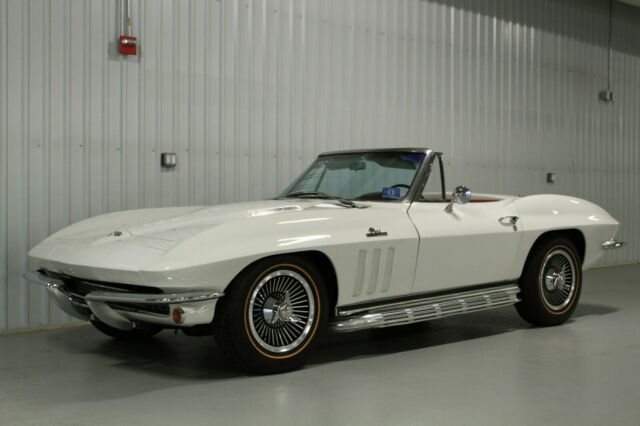 Chevrolet Corvette 1965 image number 0