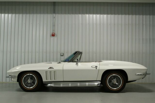 Chevrolet Corvette 1965 image number 1