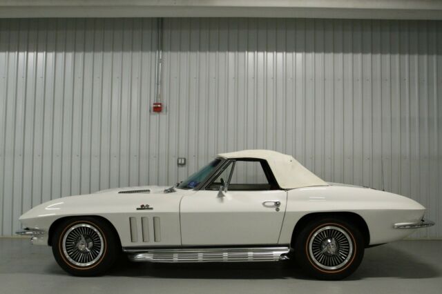 Chevrolet Corvette 1965 image number 10