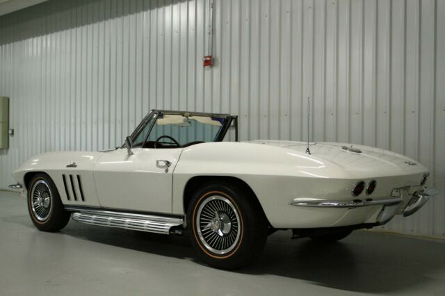 Chevrolet Corvette 1965 image number 2