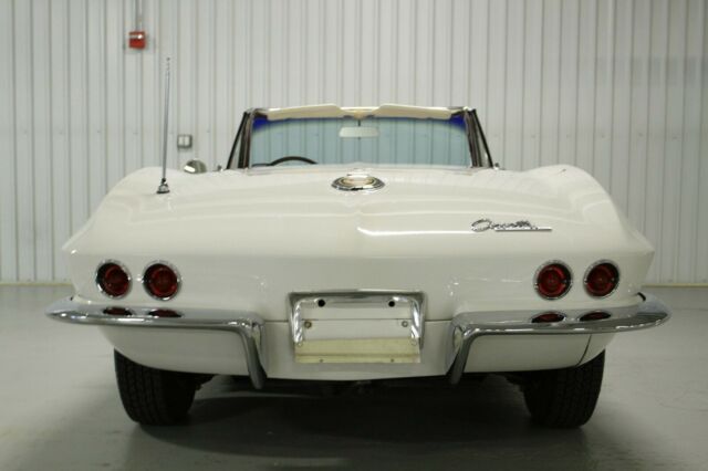 Chevrolet Corvette 1965 image number 26