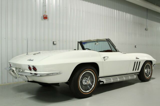 Chevrolet Corvette 1965 image number 27