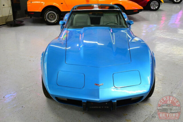 Chevrolet Corvette 1977 image number 28