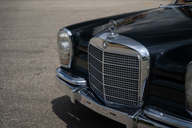 Mercedes-Benz 600-Series 1965 image number 13