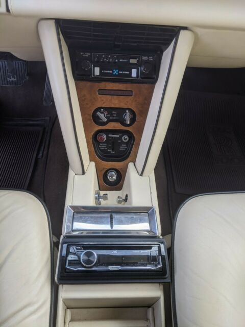 Rolls-Royce Silver Shadow 1974 image number 14