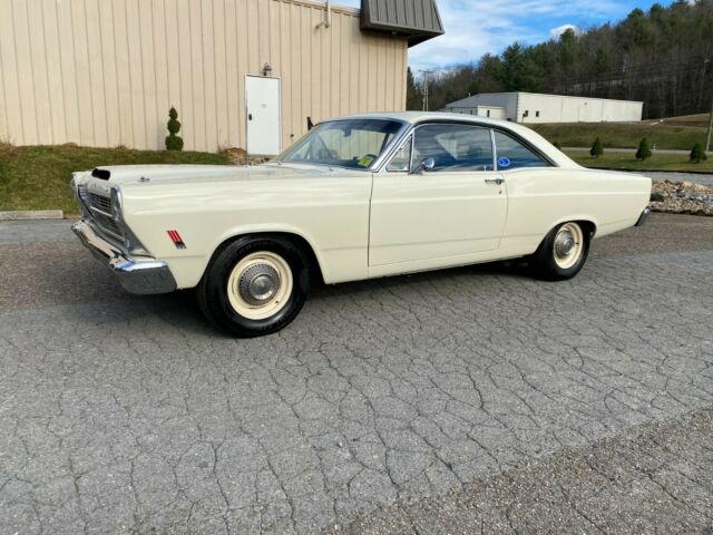 Ford Fairlane 1966 image number 0