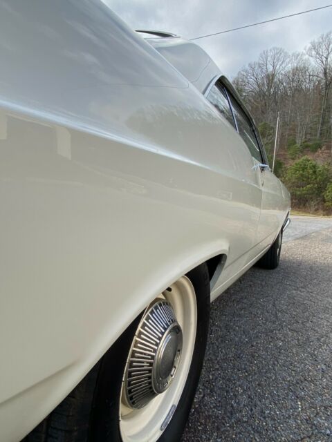 Ford Fairlane 1966 image number 10