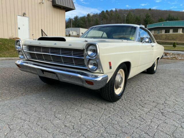 Ford Fairlane 1966 image number 28