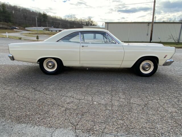 Ford Fairlane 1966 image number 31