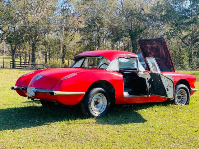 Chevrolet Corvette 1960 image number 24