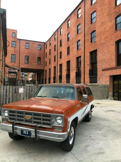 Chevrolet C20 Suburban 1975 image number 11