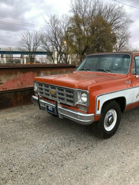 Chevrolet C20 Suburban 1975 image number 15