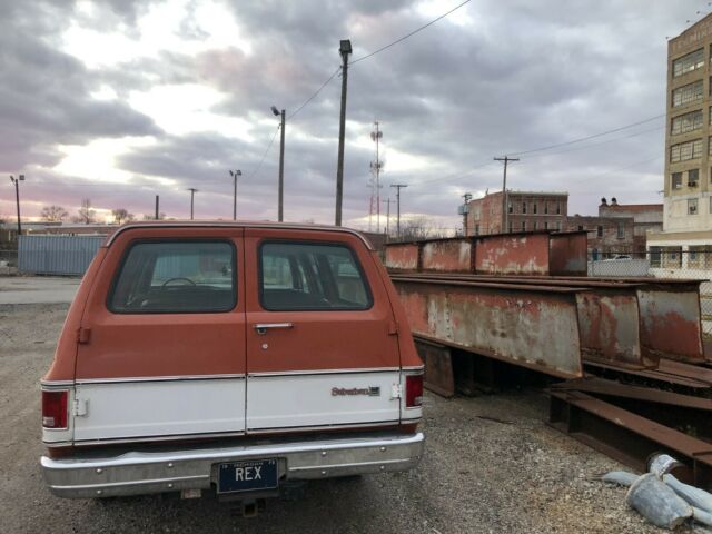 Chevrolet C20 Suburban 1975 image number 20