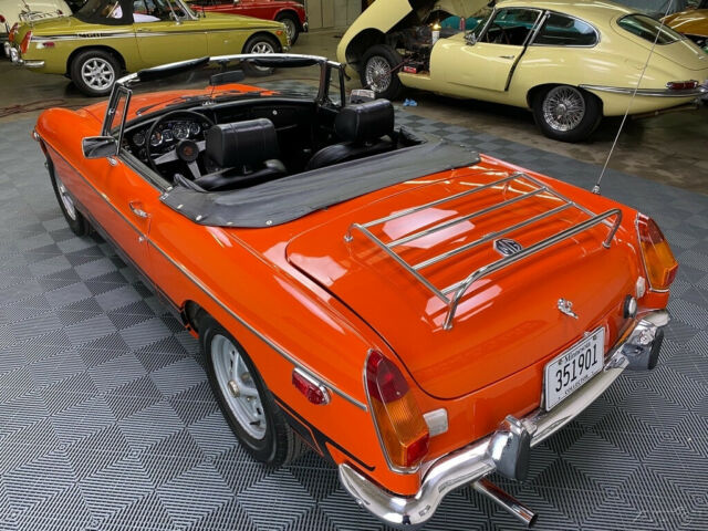 MG MGB 1973 image number 11