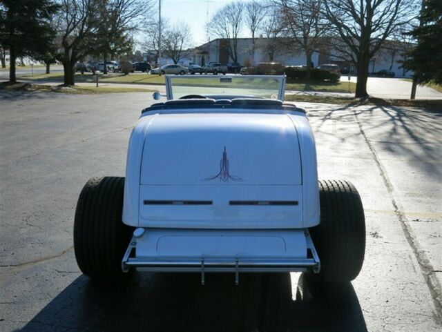 Ford Roadster, Removable Top, 1932 image number 33