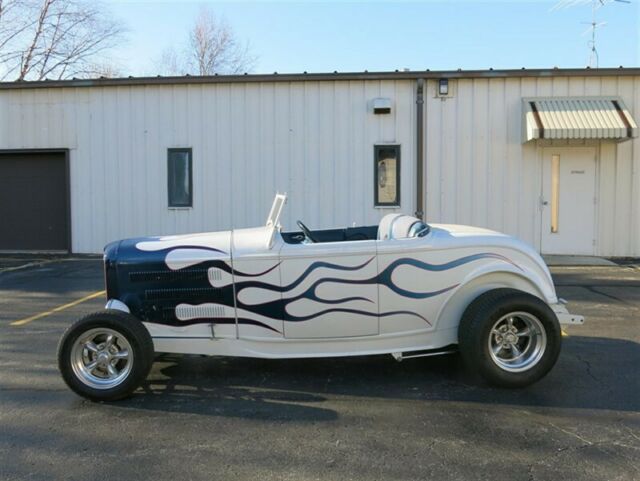 Ford Roadster, Removable Top, 1932 image number 46