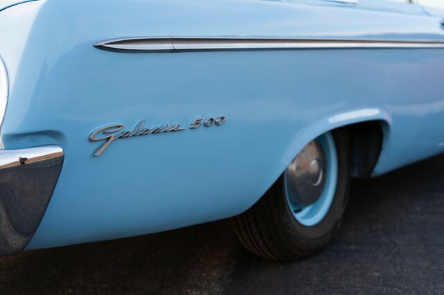 Ford Galaxie 1962 image number 13