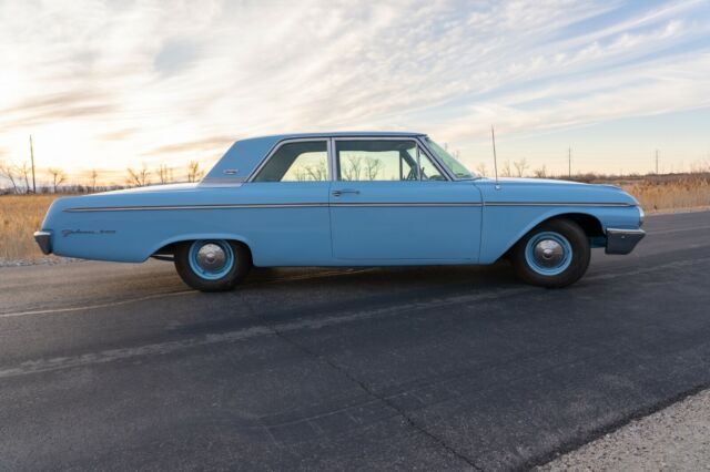 Ford Galaxie 1962 image number 2