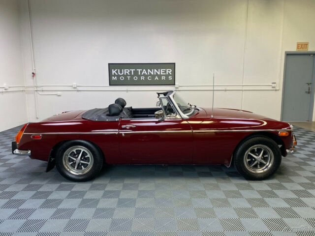 MG MGB 1974 image number 18