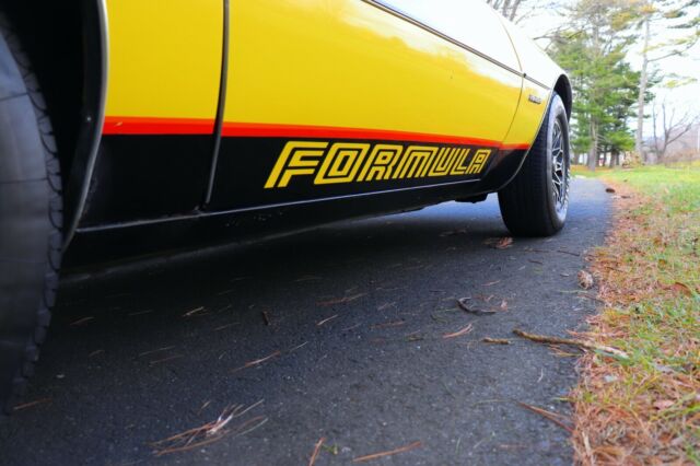 Pontiac Firebird 1977 image number 29