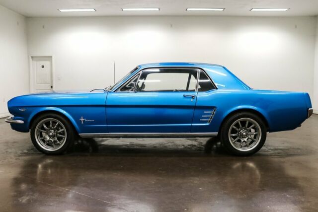 Ford Mustang 1966 image number 27