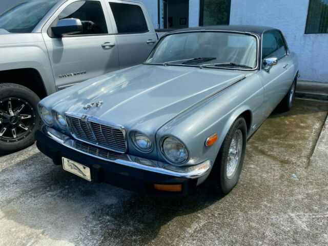 Jaguar XJC 1977 image number 6