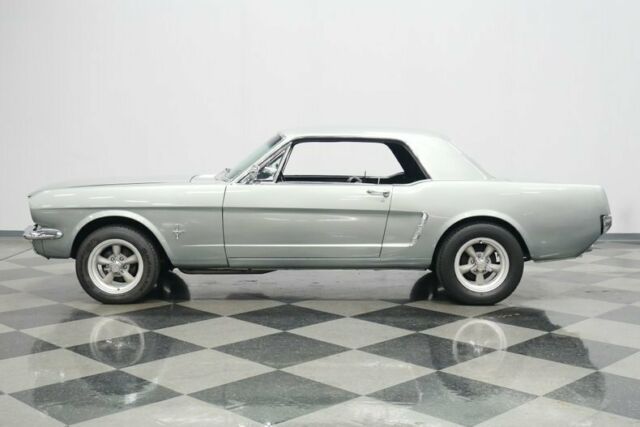 Ford Mustang 1965 image number 2