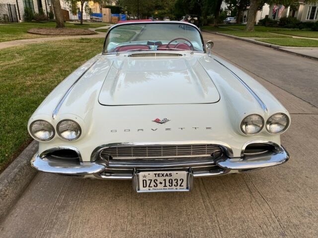 Chevrolet Corvette 1961 image number 26