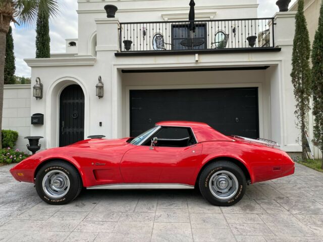 Chevrolet Corvette 1975 image number 32