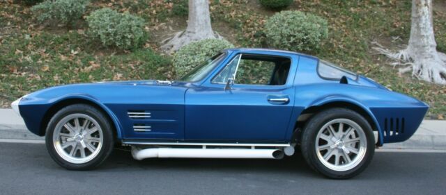 Chevrolet Corvette 1963 image number 0