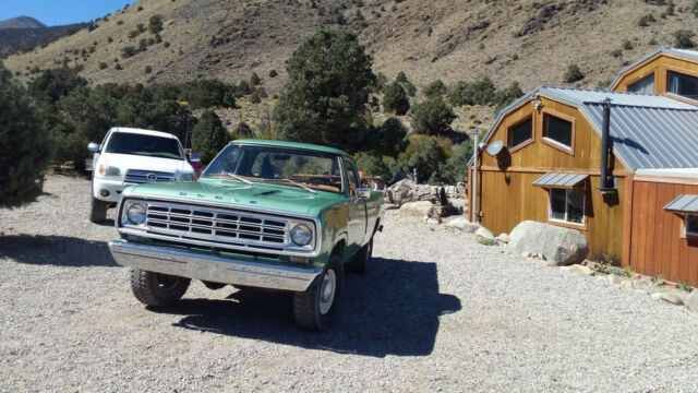 Dodge Power Wagon 1976 image number 1