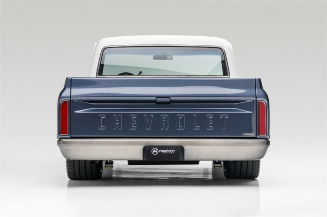 Chevrolet C-10 1967 image number 2